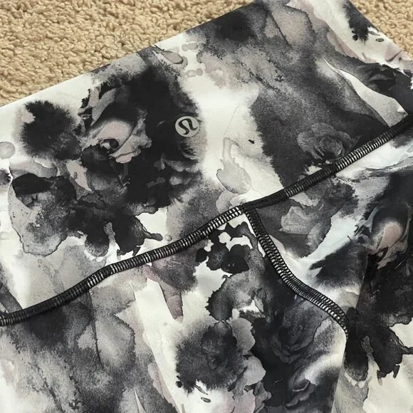 Lululemon Womens Black/White Watercolor Marble Legging Workout Size 4 Athleisure - Picture 4 of 5